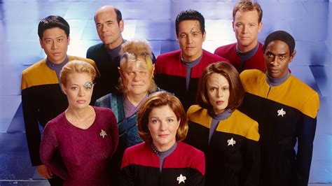 Capt Janeway And Crew Uss Voyager Fondos De Pantalla Fondos De