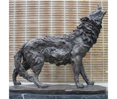 Modern City Decoration Vividly Standing Casting Outdoor Wolf Bronze