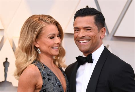 Kelly Ripa And Mark Consuelos Gush Over Their Healthy Sex Life Closer Weekly