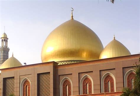 Keindahan Arsitektur Masjid Kubah Emas Dian Al Mahri Depok