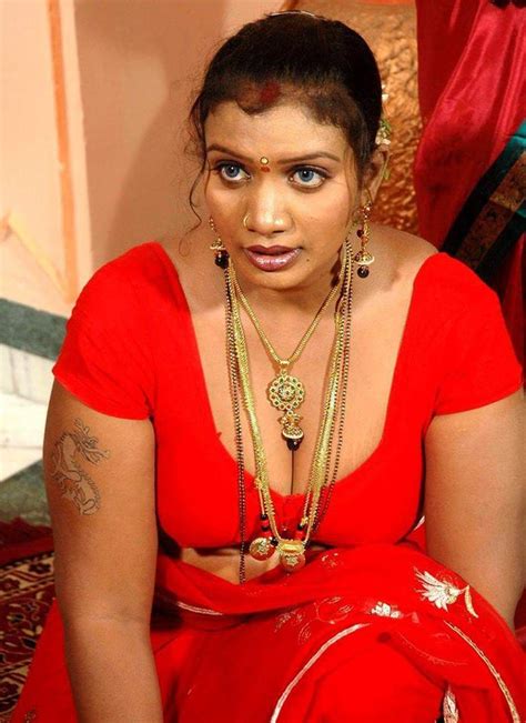 Desi Aunty In Big Curve Show Hot Indian Ladies