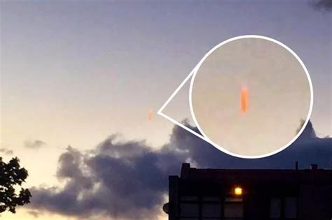 Mystery Ufo Spotted Flying Near Glasgow Sky Sparks Online Debate