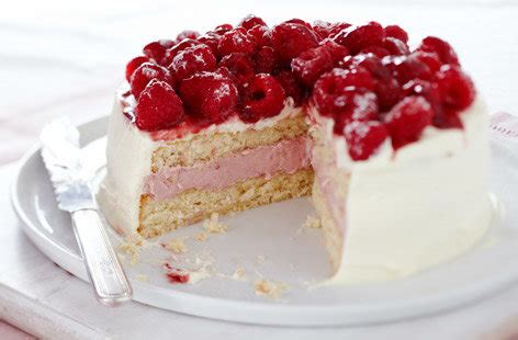 This is a creamy, smooth, chocolaty mousse with a shimmering raspberry crown. Raspberry colada mousse cake | Tesco Real Food