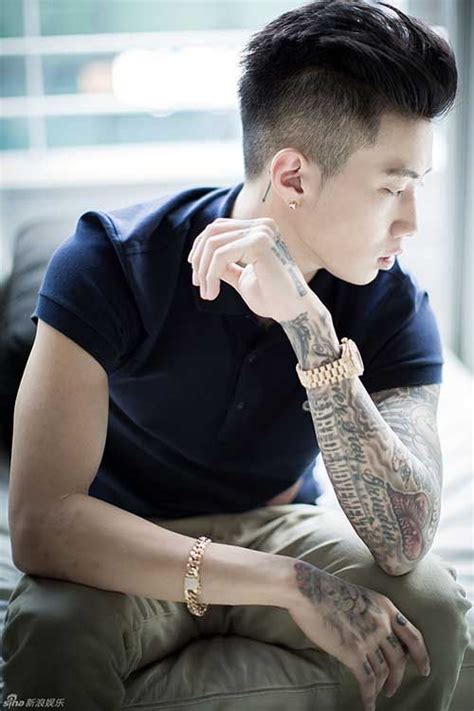 The protagonists of the 2021 men's haircuts are the shaves made with modern techniques and drawings on the sides that we had already seen among the coolest spring summer hairlooks. 10+ Japanese Mens Hairstyles | Men Hairstyles | Korean men ...