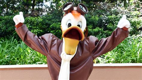 Launchpad Mcquack Surprise Meet And Greet At Epcot Disney Afternoon Duck