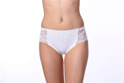 Ladies Sexy Satin Ice Silk Underwear Women Sexy Briefs Seamless Lace Panties Women′ S Panties