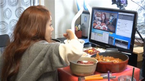 Nueva Tendencia Online En Corea Del Sur Pagar Para Ver Comer A Una