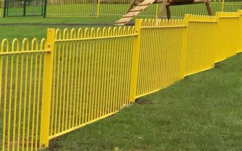 12m High 16mm Bar Bow Top Fence Play Quest