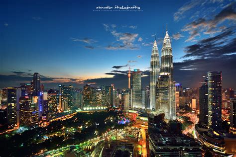 Shopping malls, hotels, restaurants, cafes, bars, cinemas, museums, parks and many others can be found in the area. golden triangle | Kuala Lumpur Follow me on Facebook Page ...