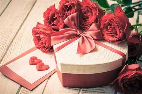 Flowers And Chocolates 8 Best Valentines Day T Ideas For Girls