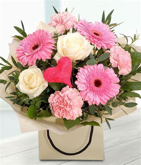 This personal sentiment, along with an elegantly wrapped present, will arrive at mum's door as the ultimate surprise delivery mother's day gift. Top 35+ Beautiful Mothers Day Arrangements For Your ...