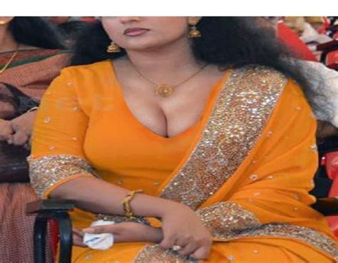 kerala news online actress kavya madhavan in spicy