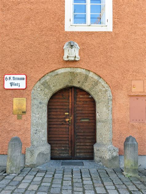 Vor allem aber möchte dieses literaturhaus eine plattform für denken und. Literaturhaus Salzburg: wo das Leben zur Sprache kommt ...