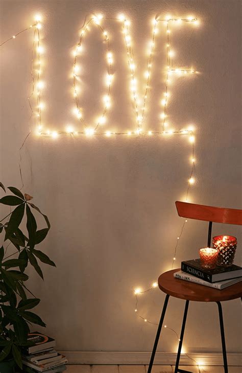 30 Romantic String Light Ideas For The Bedroom