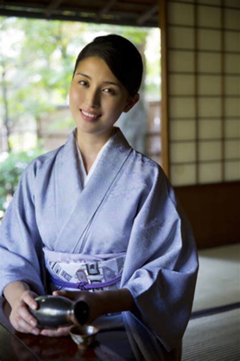 “昼下がりの団地妻”橋本マナミの素顔は、天然の癒し系キャラだった！ 2013年8月27日 エキサイトニュース