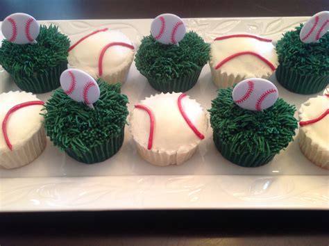 Baseball fever looks and tastes good! Fever, Good Food, Sporty, Cakes