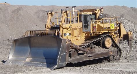 The task was to bring the older caterpillar d11 dozer up from an earlier spec with its unregulated cat 3508 engine to tier ii emissions. Tiles or Studs: Caterpillar Dozer by Davy Linden