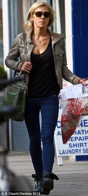 Prince Harrys Ex Chelsy Davy Displays Wears Tank Top And Skinny Jeans In Chelsea Daily Mail