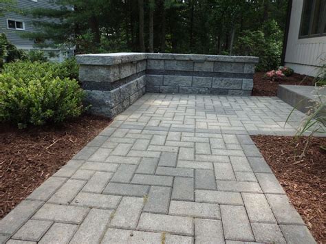 Sitting Wall Borders A Paver Walkway By Bahler Brothers Paver Walkway