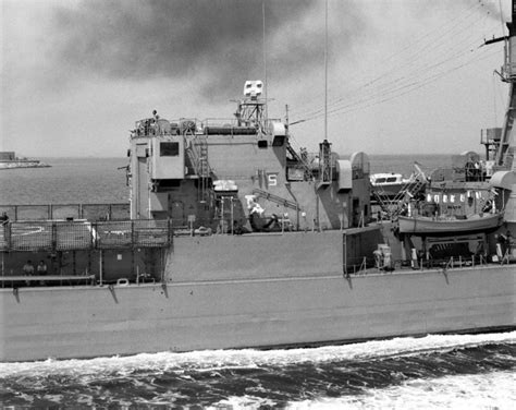 A Partial Starboard View Of The Frigate Uss Aylwin Ff 1081 Underway