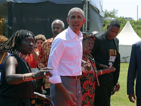 Sarah obama died at the jaramogi oginga odinga hospital in kisumu according to her daughter marsat. Auma Obama privat: So lebt Barack Obamas Halbschwester ...