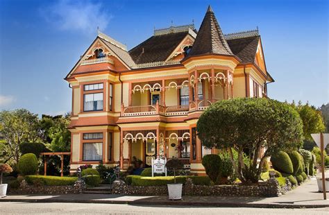 10 Victorian Hotels that Transport Guests to California’s Gilded Age