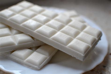Biała czekolada kokosowa - VeganbandaVeganbanda
