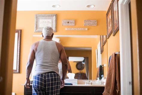 A bathtub lift product is a seated medical device that fits inside a bathtub and is used to mechanically lower and raise the person sitting on it. Best Bath Lifts for the Elderly | Updated for 2020 ...