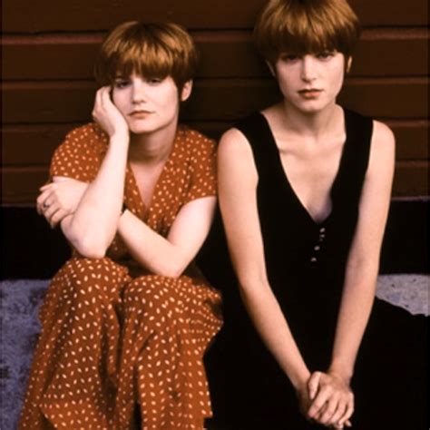 Attractive manhattanite allison jones has it all: Jennifer Jason Leigh and Bridget Fonda in "Single White ...