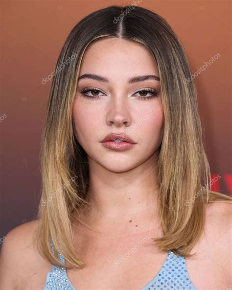 American Actress And Model Madelyn Cline Arrives At The Los Angeles Premiere Of Netflixs Outer