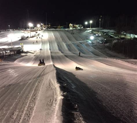 Try Nighttime Snow Tubing At Seacoast Adventure In Maine Snow Tubing