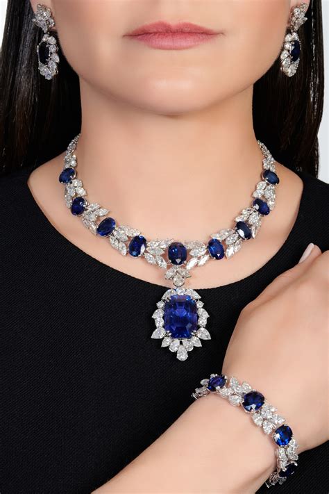 Jahan Important Sapphire And Diamond Parure Jahan 藍寶石配鑽石首飾套裝