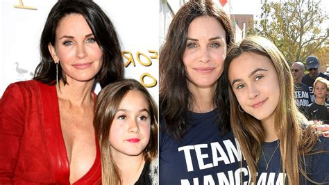 Courteney Cox Jennifer Lopez Is Honored For Her Fundraising Efforts