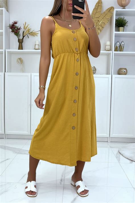Longue robe moutarde boutonné avec bretelle ajustable
