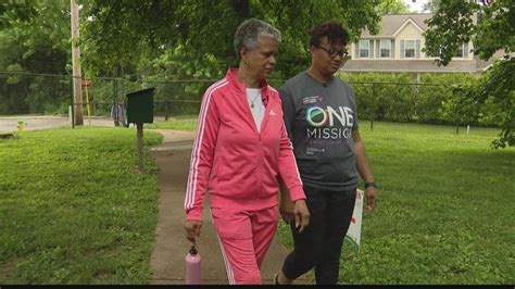 St Louis Mom And Daughter Battle Breast Cancer Together Youtube