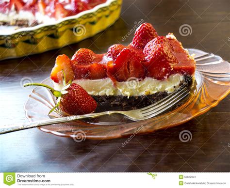 Dabei durfte natürlich ein kuchen in form einer schultüte nicht fehlen. Selbst Gemachter Scharfer Kuchen Mit Frischen Erdbeeren ...