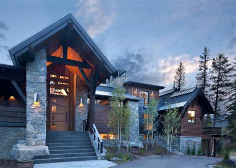 Mountain Chalet In Colorado Showcases Rustic Contemporary Styling