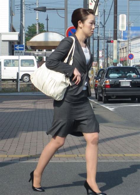働くお姉さんの街撮り画像を見ながらなら想像で抜ける Beautiful Japanese Women Japanese Office Lady Japanese Women