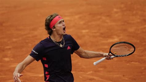 Official tennis player profile of alexander zverev on the atp tour. Zverev und Federer verpassen Halbfinale in Madrid - Bild.de