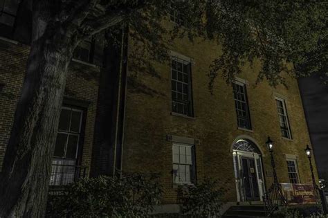 Washington Dc Ghosts Of The Capital Haunted Walking Tour Getyourguide