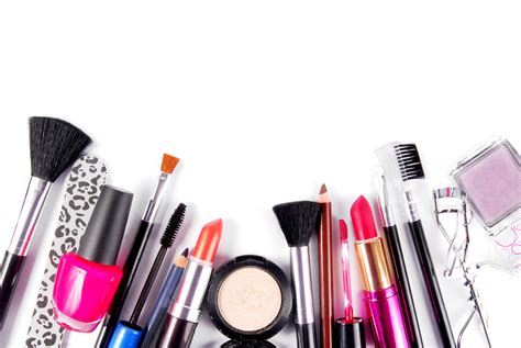 Eyeliner, browliner, mascara, false lashes, lash glue Top 10 Richest Supermodels in the World 2017