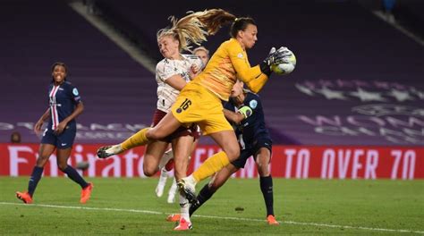 Endler was born in santiago, chile to a father from germany and a mother from chile. ¡Tremenda! La colocolina Christiane Endler aparece en el ...
