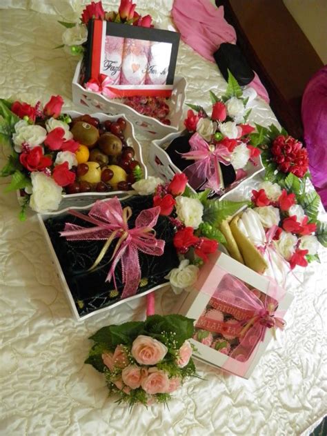 Contoh redaksi dalam buku yasin buku yasin tanah abang via bukuyasintanahabang cara contoh hantaran tunang, contoh hantaran nikah ringkas, 11 best images about bakul hantaran on pinterest bobs source sumber : CAHAYA IMPIAN ANDAMAN: GUBAHAN HANTARAN : PINK + CREAM