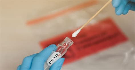 Test sierologici e tamponi antigenici. Farmácias no Rio vendem ilegalmente testes rápidos para o ...
