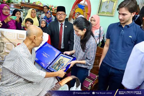 Pusat pemuliharaan tunku abdul jalil), tengah island was launched in 2018 by sultan ibrahim. Johor princess who lost brother to cancer pays Under One ...