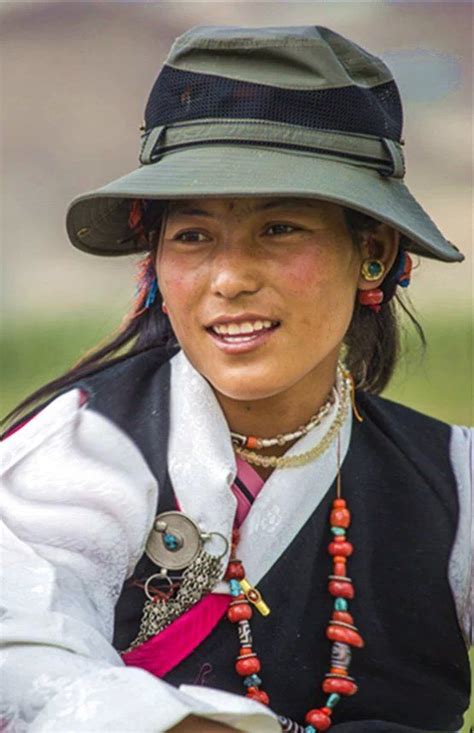 tibet people mongolian clothing beauty around the world people of the world smile face