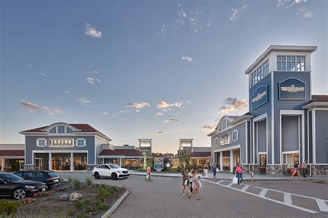 Simon Property Group Opens 15 Stores At Wrentham Village Premium