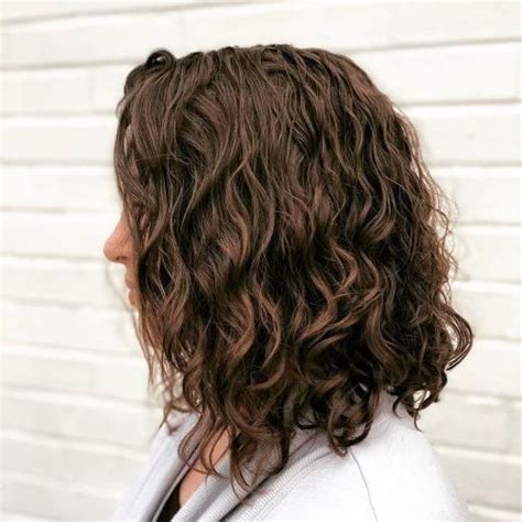 New Shoulder Length Hairstyles To Try In Medium Length Curly Hair Haircuts For Curly