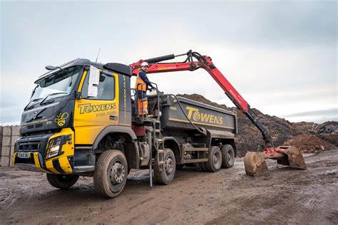 8 Wheel Tipper Hire For Aggregate And Topsoil Delivery Towens