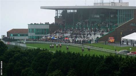 Brighton Racecourse Hopes To Benefit From Matinee Trial Bbc Sport